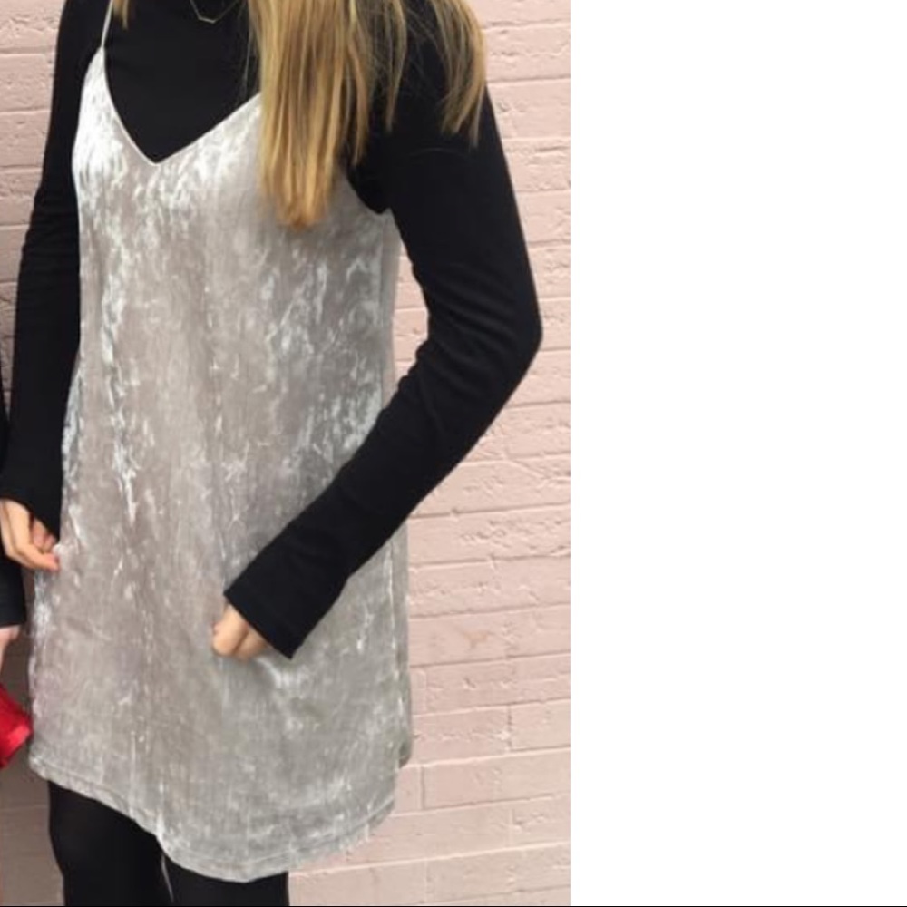 Final touch velvet dress!